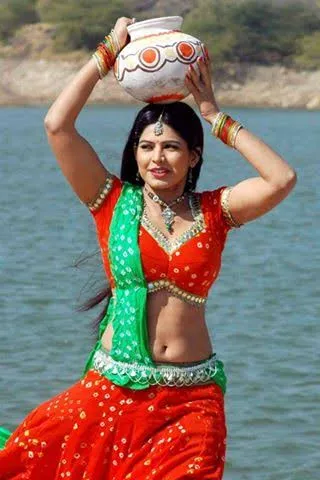 કોમલ ઠક્કર (Komal Thakkar)